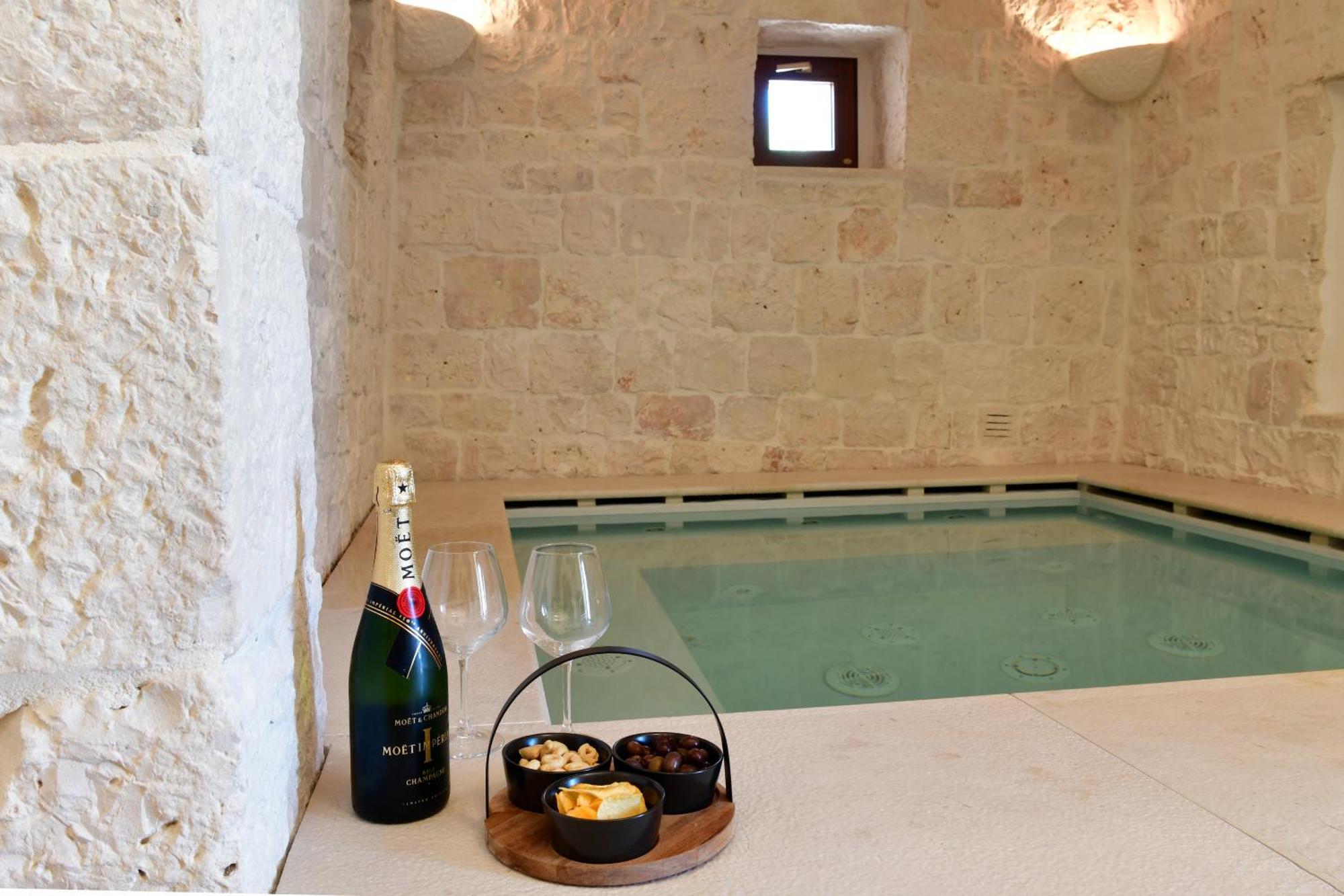 Lamarossa Trulli & Suites Antonelli Exterior foto